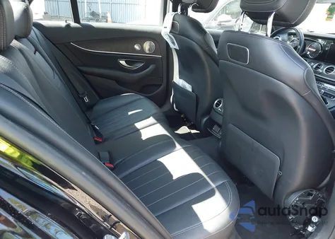 2018 Mercedes-Benz E 400 4Matic z USA, uszkodzony, nr VIN WDDZF6GB7JA469653